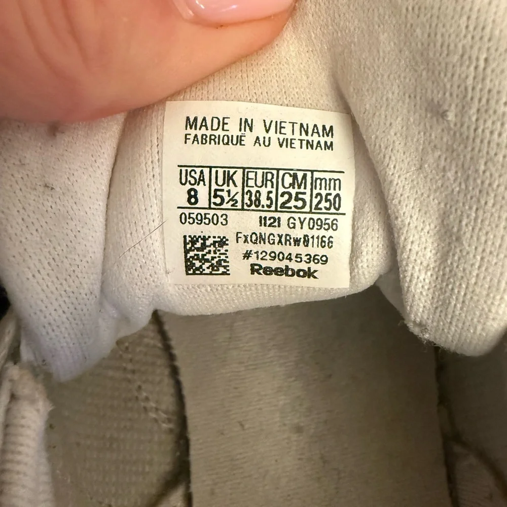 Reebok Classic Leather White Gum Sole Sneakers — Women’s 8